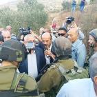 كسر قرار إغلاق مدرسة الساوية جنوب نابلس