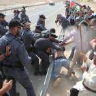 اصابة عدد من المواطنين بينهم الوزير وليد عساف بالاختناق واعتقال مرافقه خلال قمع الاحتلال مسيرة الخان الاحمر