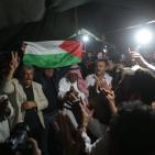 أجواء من البهجة في صفوف المعتصمين في الخان الاحمر بعد قرار الاحتلال تجميد عملية الهدم