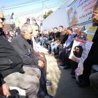 الخليل: وقفة تضامنية مع أسرى سجن 