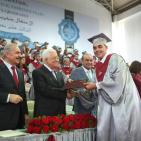 الرئيس عباس يشارك حفل تخريج طلاب مدرسة الفرندز في رام الله