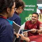 تيم كاهيل يشارك في بث مباشر للجيل المبهر