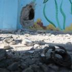 بالصور.. غزة: هلع في مدرسة الشاطئ.. صاروخ لم ينفجر