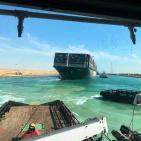 استئناف الملاحة في قناة السويس بعد تعويم السفينة العالقة