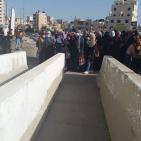 صور.. الاحتلال يعيق وصول المصلين للأقصى ويعتقل فتاة