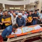 بالصور.. استشهاد طفل بانفجار جسم من مخلفات الاحتلال في غزة