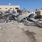 شاهد: الاحتلال يهدم 8 منشآت تجارية في بلدة حزما بالقدس 