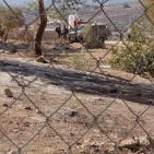 شاهد: الاحتلال يجرف طرقا قبالة جبل صبيح