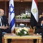 بالصور.. تفاصيل لقاء الرئيس السيسي مع رئيس حكومة الاحتلال 