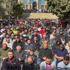 صور: 50 ألفا يؤدون الجمعة في المسجد الأقصى