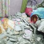 صور: نجاة عائلة انهارت صخرة على منزلها غرب سلفيت بفعل السيول