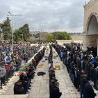 صور: 50 ألفا يؤدون صلاة الجمعة في المسجد الأقصى