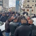 موظفو شركة كهرباء القدس يواصلون فعالياتهم المنددة بالاعتداءات