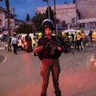 الاحتلال يطلق النار على شاب بزعم طعن جندي في القدس