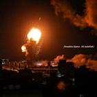 بالصور: الاحتلال يقصف مواقع في غزة وحماس تعقّب
