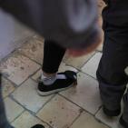 بالصور والفيديو: الاحتلال يُمدد اعتقال الصحفية لمى غوشة