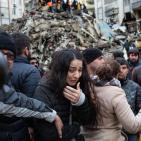 آلاف الضحايا والمصابين إثر زلزالين ضربا تركيا وسوريا