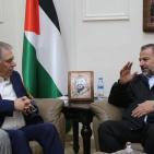 السفير دبور يلتقي وفدا من حركة حماس برئاسة صالح العاروري