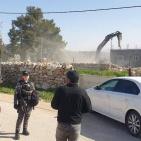 صور: الاحتلال يهدم منزلا في إذنا غرب الخليل