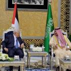 صور.. الرئيس عباس يصل جدة للمشاركة في القمة العربية