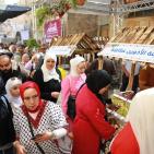 افتتاح مهرجان أيام العنب الخليلي في البلدة القديمة