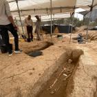 السياحة بغزة تعلن العثور على 4 قبور جديدة بالمقبرة الرومانية