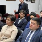 السفير أبوزيد يلقي محاضرة أمام أعضاء النادي الدبلوماسي الكازاخستاني