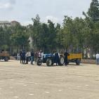 منح رخصة شخصية لقيادة جرار زراعي لسيدة من قرية المغير