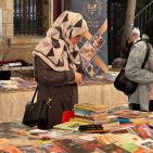 خاص| إقبال واسع على معرض الكتاب الشعبي في مركز البيرة الثقافي