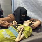 منعطف خطير بمسار الكارثة.. استشهاد شاب بسبب الجوع في غزة