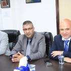 رئيس نقابة المهندسين والوفد المرافق في زياره عمل لبلدية اريحا