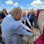 برهم وأبو حمدة يضعان حجر الأساس لمدرسة جديدة ويتفقدان مبنى الكلية التقنية الحكومية في قلقيلية