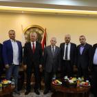 وزير الصناعة يتفقّد مركز الابتكار ومركز فحوصات الحجر والمواد الإنشائية ضمن مراكز خدمة المجتمع