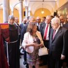 صور| الرئيس عباس يفتتح معرض