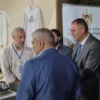 بالصور| السفير الرويضي يزور مهرجان ليالي مسقط ويُشيد بالجناح الفلسطيني