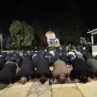 بالصور| 60 ألفًا يؤدون صلاة التراويح في المسجد الأقصى