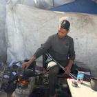 خاص | من موقدٍ بديل إلى حديقةٍ صغيرة… نصير يحوّل البتر إلى حياة في خيمة النزوح