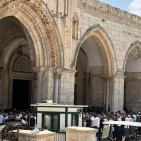 70 ألفا يؤدون الجمعة في المسجد الأقصى رغم إجراءات الاحتلال