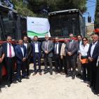وزارة الزراعة توزع وحدتي بذار علفية لجمعيتين زراعيتين في البرج وصوريف ومساعدات لتجمع دير شمس والطيران بالخليل