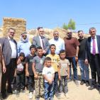 وزارة الزراعة توزع وحدتي بذار علفية لجمعيتين زراعيتين في البرج وصوريف ومساعدات لتجمع دير شمس والطيران بالخليل