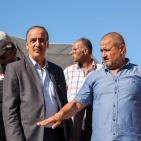 وفد من جمعية رجال الأعمال الفلسطينيين يتفقد موقع انهيار المبنى الذي انهار على رؤوس النازحين
