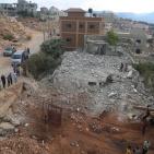 الاحتلال يهدم منازل 3 شهداء ويغلق الرابع بالاسمنت في قريتي دير ابو مشعل وسلواد 