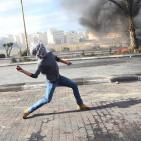 مواجهات بين طلاب جامعة بيرزيت وقوات الاحتلال على المدخل الشمالي لمدينة البيرة 