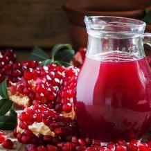 الرمان والتوت الأزرق... أيهما أعلى بمضادات الأكسدة ويمنحك أقوى حماية للقلب؟