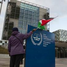 واشنطن تفرض عقوبات على الجنائية الدولية بعد فوز نافي بيلاي بجائزة نوبل للسلام
