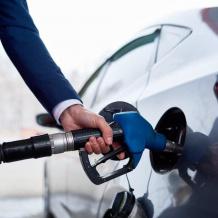 خاص| هل تنخفض أسعار المحروقات في فلسطين في حال تراجع النفط عالميًا؟