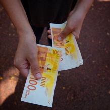 تراجع ملحوظ على أسعار العملات