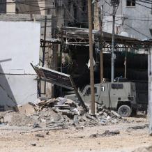 شهداء وجرحى وتفجير 3 منازل في مخيم نور شمس