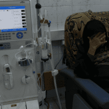"ماجدة" مريضة سرطان بغزة تخشى أن يكون مصيرها كصديقتها "حنان"