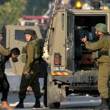 قوات الاحتلال تعتقل ثلاثة مواطنين من مخيم الجلزون